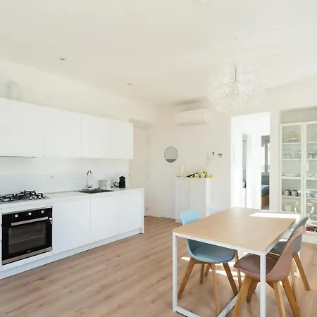 Lovely Corner In The Heart Of The By Rent Apartment Como