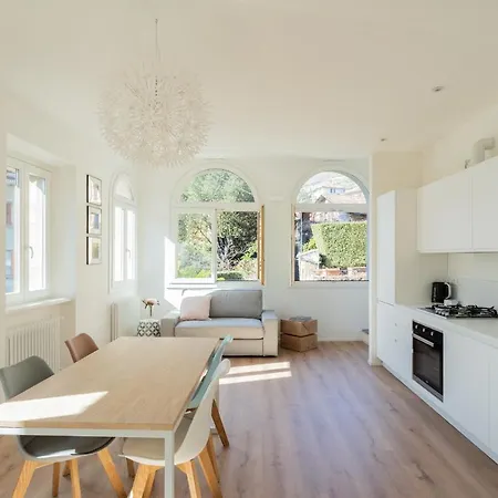 Lovely Corner In The Heart Of The By Rent Apartment Como