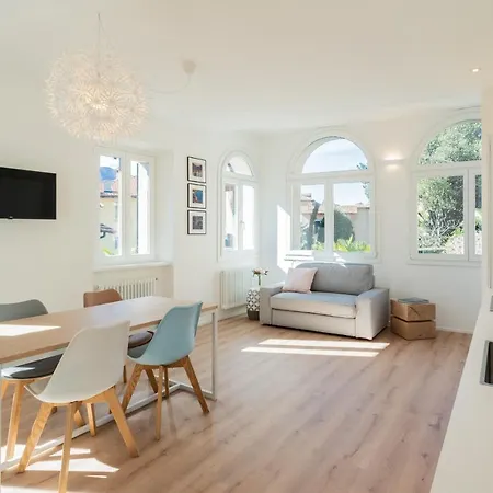 Lovely Corner In The Heart Of The By Rent Appartamento