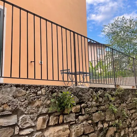Sunny Corner Near Bellagio קומו