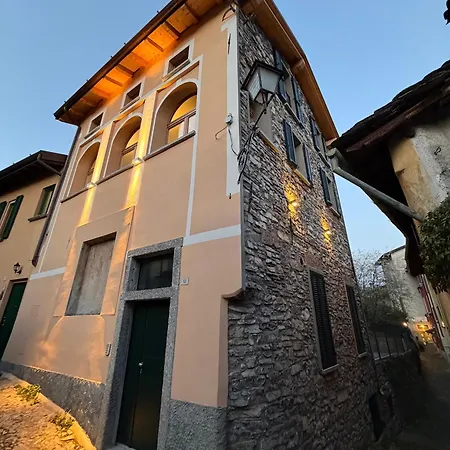 Mezzegra Διαμέρισμα *