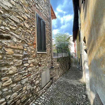 Sunny Corner Near Bellagio דירה *