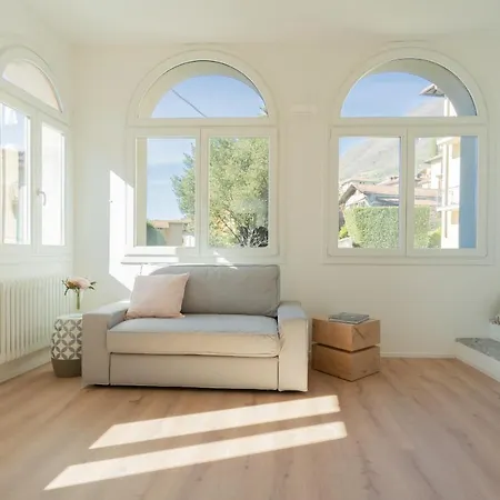 Апартаменты Sunny Corner Near Bellagio *