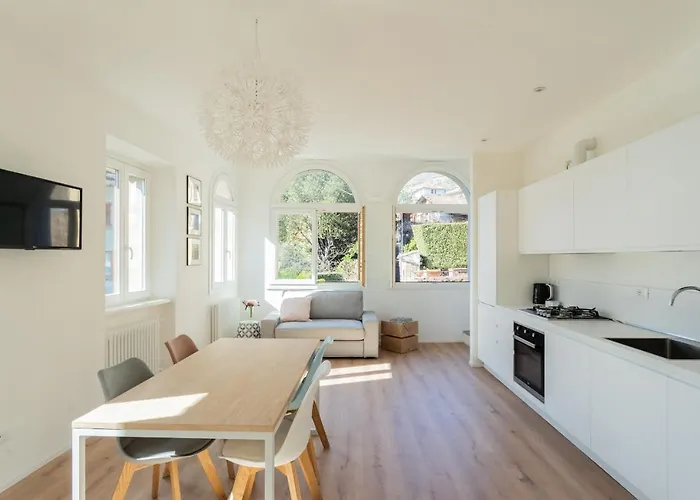 Lovely Corner In The Heart Of The By Rent 公寓 科莫