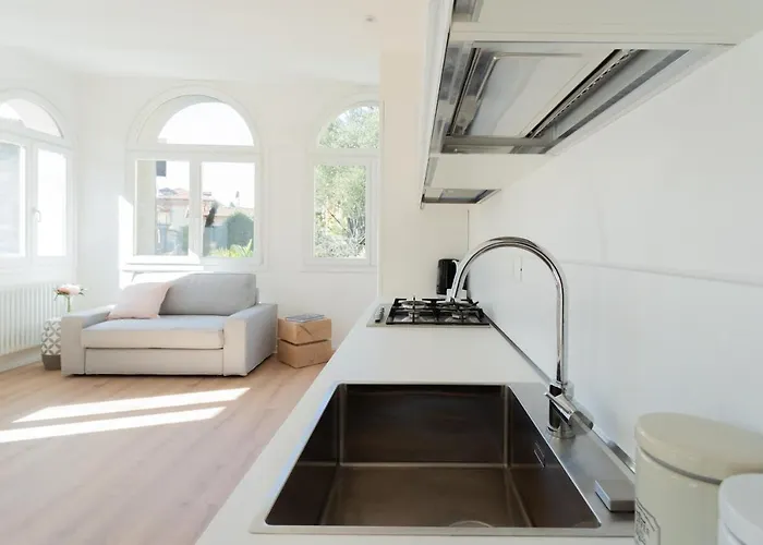 Lovely Corner In The Heart Of The By Rent *