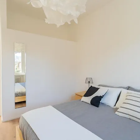 Apartamento Lovely Corner In The Heart Of The By Rent *